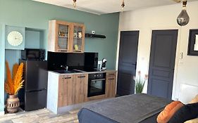 Studio , gîte 1, confortable et calme au millieu des vignes